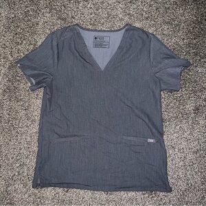 FIGS Casma 3-pocket top